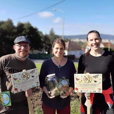 Výsadba lúčnych kvetov na Podháji