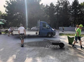 sadenie-malokarpatske-namestie-7